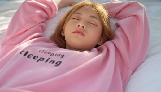 ソファで眠る女性3